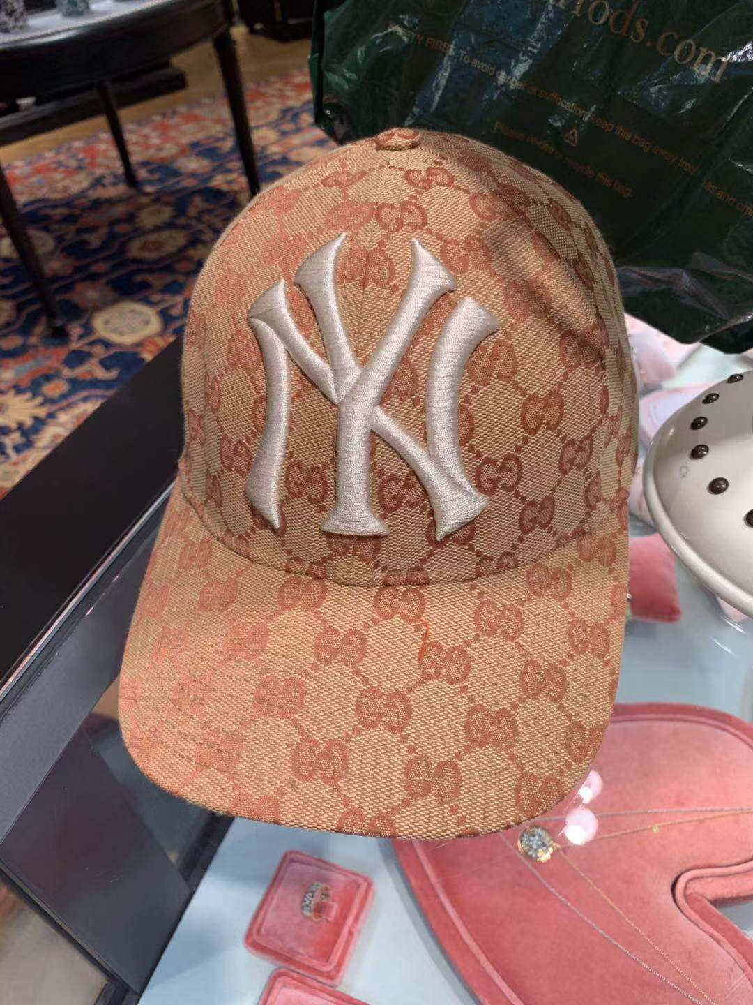 GUCCI New York Yankees Logo Baseball Cap 539836